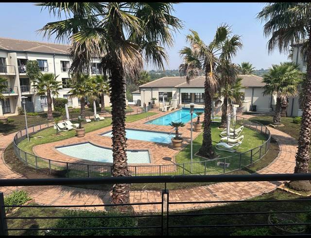 2 BEDROOM TOWNHOUSE TO LET IN WENDYWOOD